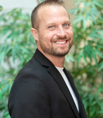 Portrait of Nick Laurain, Agent.